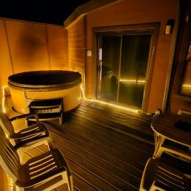 Ocean Cabin 1 w Private Jacuzzi Pet friendly, hotel en Smith River