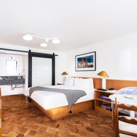 Short Stories Hotel Near The Grove