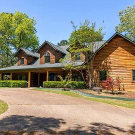 Luxe Hot Springs Cabin w/Pond and Game Room!, hotel en Pearcy