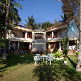 StayVista's Mikkie House - 3BHK with Lawn