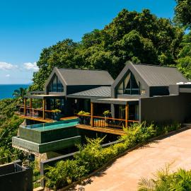 Maison Gaia Seychelles - staffed 5BR villa, infinity pool, ocean & sunset view