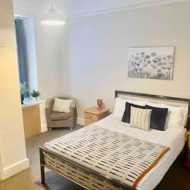 Bright 2 Bedroom Apartment near Seafront Central Penzance, hotel a Penzance