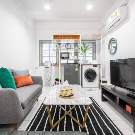 168 House 4A4B 350m BTS Krungton Buri near Icon Siam, hotel em Godown
