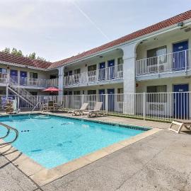 Motel 6-Pinole, CA, ξενοδοχείο σε Pinole