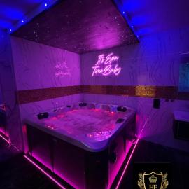 HIGHFIELD PRIVATE SPA APARTMENT, khách sạn ở Bradford