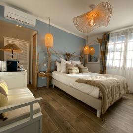 Hôtel Le Neptune en Camargue, hotel in Saintes-Maries-de-la-Mer