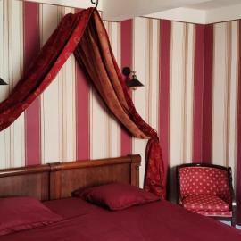 Suite Napoléon - La Halte d'Eugénie, hotell i Félines-Termenès