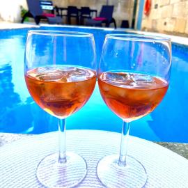 Farmhouse Ta Gorg with pool, hotell sihtkohas Qala