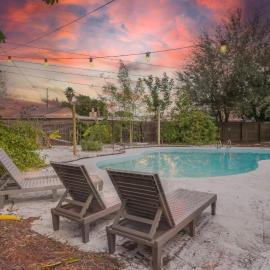 Cozy tropical house w pool & tiki patio, hotell sihtkohas Largo