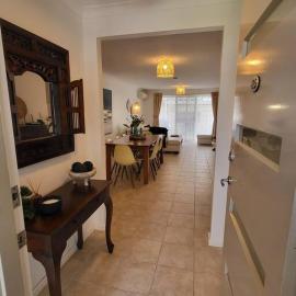 Villa Cinta @Cape View Resort, hotel in Broadwater