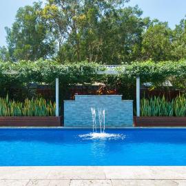 Luxury Stay with Private Heated Pool in Salamander Bay, hotel in Salamander Bay
