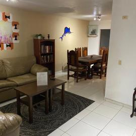 Spacious Rooftop House w/ King Bed, hotel in Tijuana