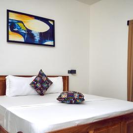 Viesnīca AZURIA HOTEL pilsētā Lome