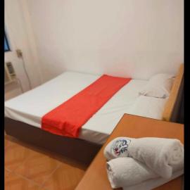 Auzone Inn Budget Hometel, hotel u gradu Locsin