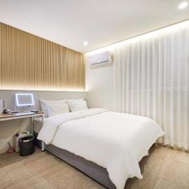 Viesnīca Urban Hotel pilsētā Phjontheka