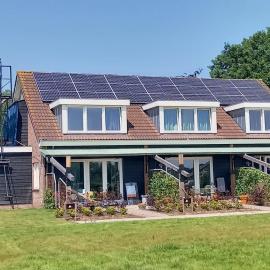 Huis over de dijk