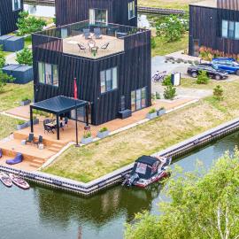 FLAGHOUSE - vila Svencelėje - by Hello Sea homes, Hotel in Svencelė