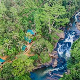 The Rainforest Hideaway: Deniyaya şehrinde bir otel