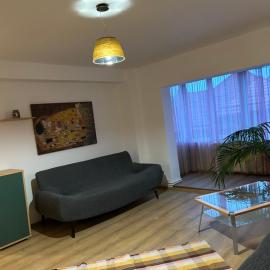 Lala's Home, מלון בפלוישט