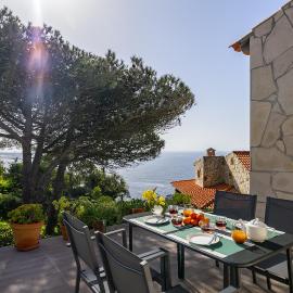 WHome Wilderness Escape: Secluded Haven for Remote Work, hotel en Colares