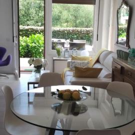 Apartamento con jardín