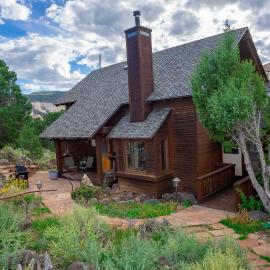 Tiny Creek Retreat, hotel a Torrey