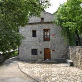 Albergue Ainsa - Morillo de Tou, hotell i Aínsa