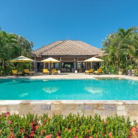 Villa Cerah beachfront
