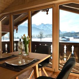 Ferienwohnungen Alpinum, Hotel in Krün