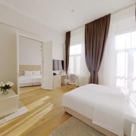 Lanterna Rooms City Center, hotel in Novi Sad