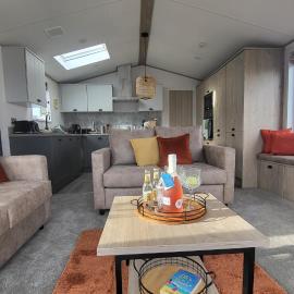 Honeycomb Lodge - Holiday Home 5 min from Padstow, hotel a Padstow