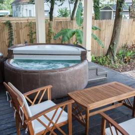 Secret Garden Studio w/ Hot Tub: Near Forsyth Park