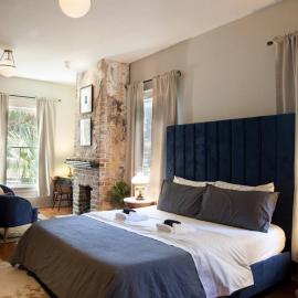 Intimate Library Studio - Minutes to Forsyth Park