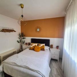 쿠니트에 위치한 호텔 Nice beachside 2-BD apt near Barcelona