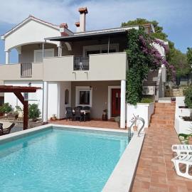 VILLA NIKO with private swimming pool