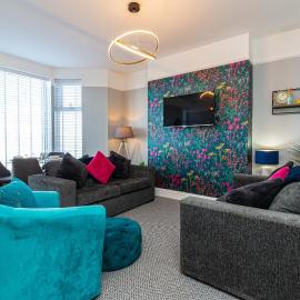 Stylish Seafront Apartment - Sleeps 6 - Gateway to the Lakes