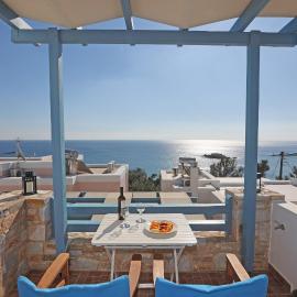Vari में, होटल Ebatis Sea View Apartment