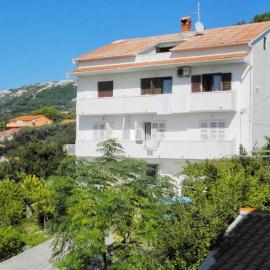 Apartments with parking space Banjol - Rab - 22422