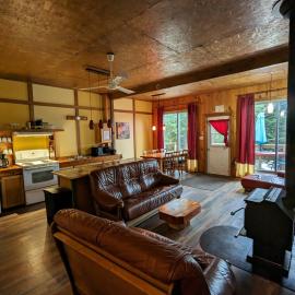 Lofts des Bois du lac Castor, hotel in Saint-Paulin