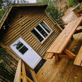 Chalets Aux Berges du Lac Castor, hotel in Saint-Paulin