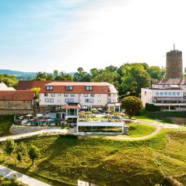 Burghotel Staufeneck, hotel en Salach