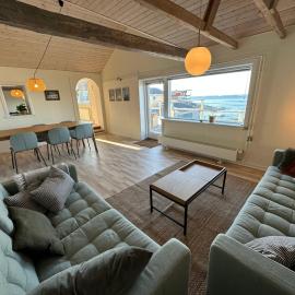 Illu Rental - Grand seaview vacation house, hotel in Ilulissat