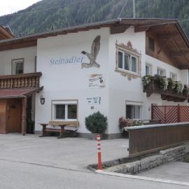 Pension Steinadler, hotel in Neustift im Stubaital