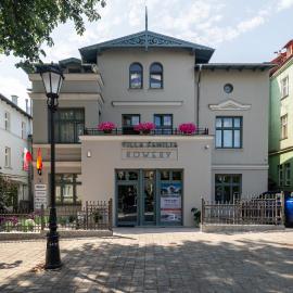Victus Spacious Apartments in the City Center by Noclegi Renters