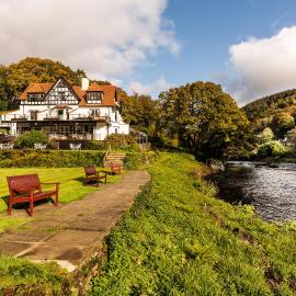 Craig-y-Dderwen Riverside Hotel, khách sạn ở Betws-y-coed