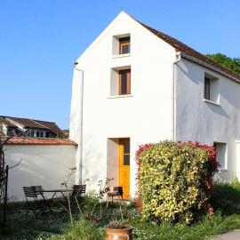 Holiday home at the edge of La Seine near Giverny