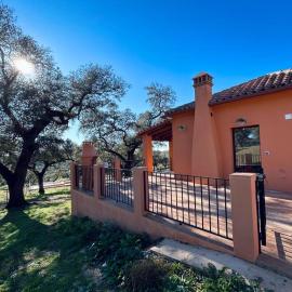 LOS PINOS DE NAVALFRESNO, hotel en Aracena