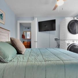 Modern 4BR House in Bloomington