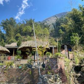 Sue Pa Family Trekking Homestay, Hotel in Sa Pả