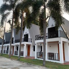 RainBow House Resort, Hotel in Kamphaeng Phet